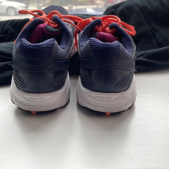 Saucony women’s cohesion 9 gym shoes - Picture 5 of 7